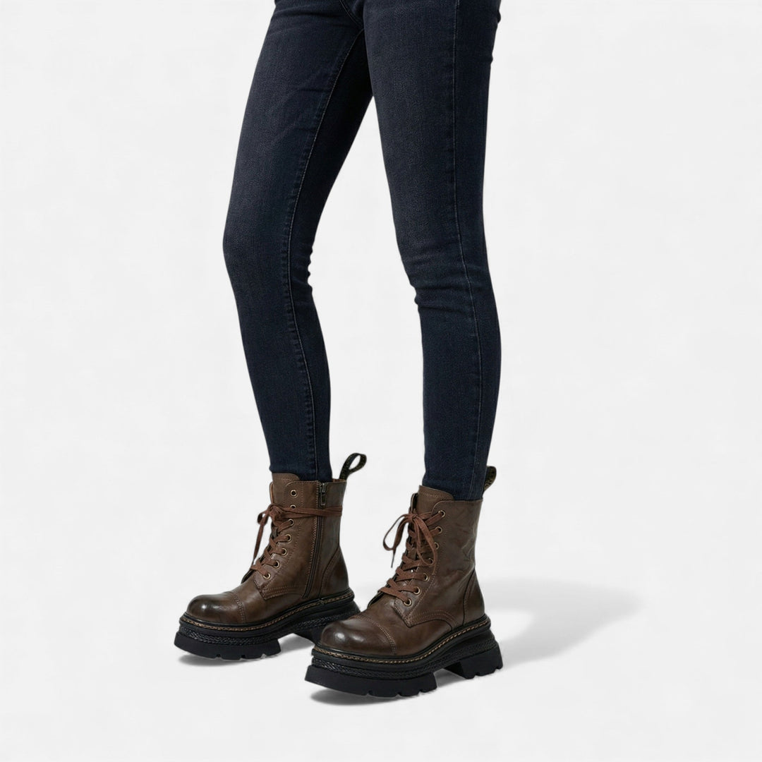 Charles Maison | Women’s Plush-Lined Winter Lace-Up Platform Boots